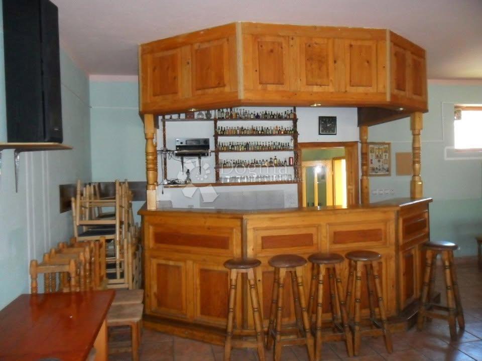 Poslovni prostor Bobota, Trpinja, 130m2