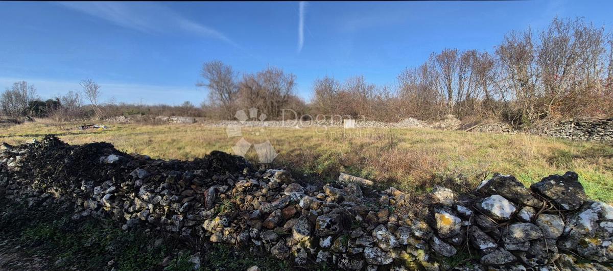 Zazidljivo zemljišče Rakalj, Marčana, 1.025m2