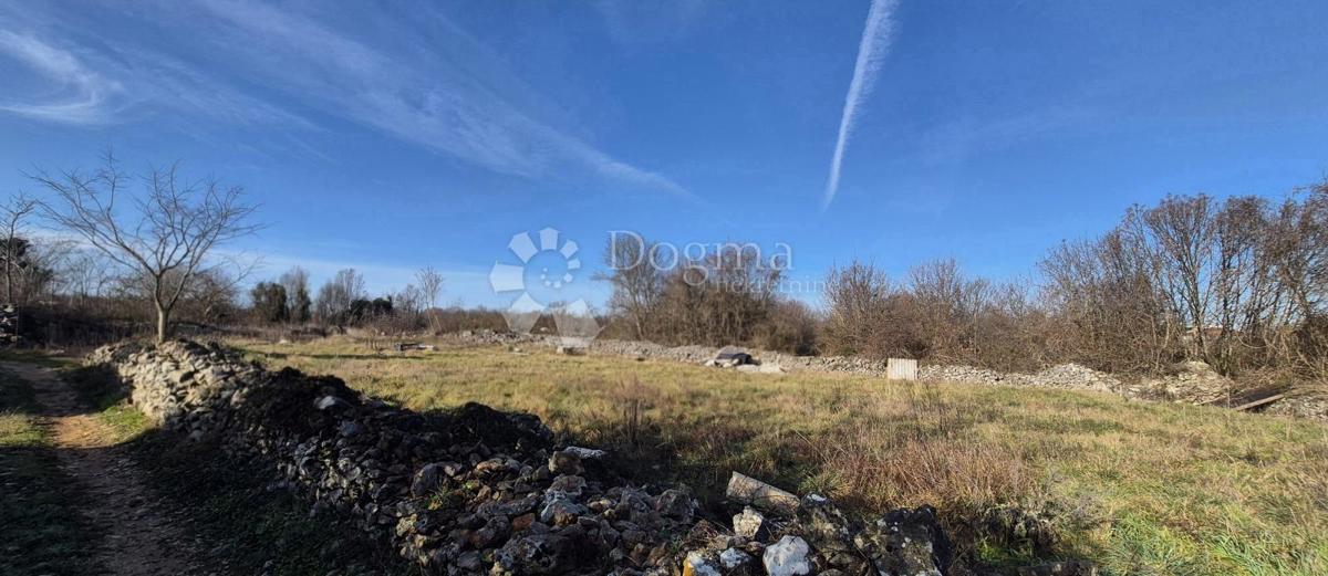 Zazidljivo zemljišče Rakalj, Marčana, 1.025m2