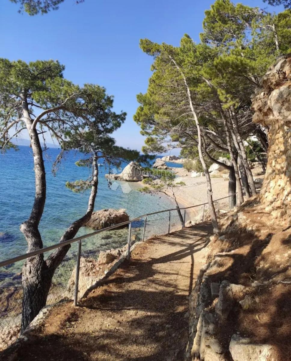 Zazidljivo zemljišče Omiš, 780m2