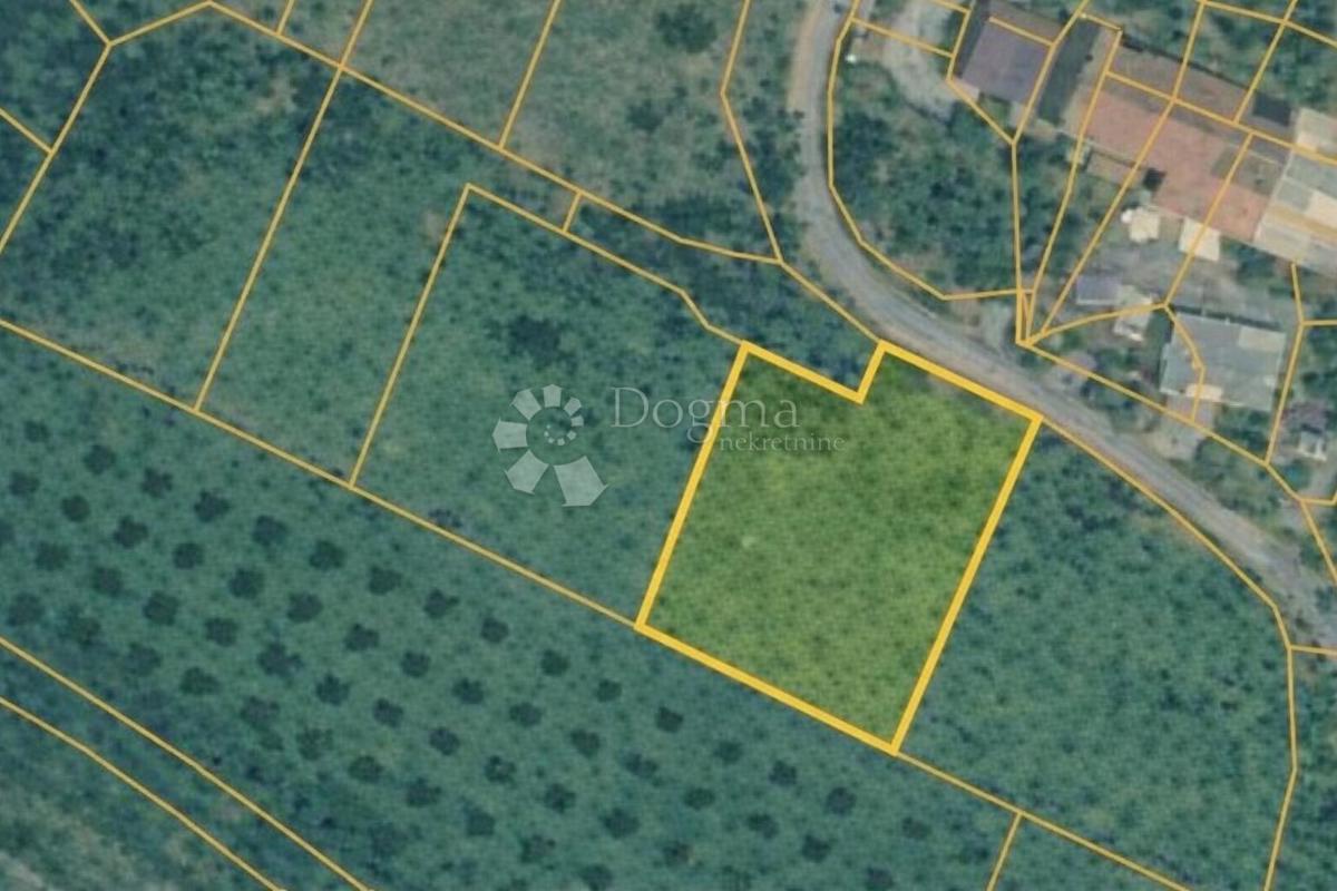 Zazidljivo zemljišče Sutivanac, Barban, 1.045m2