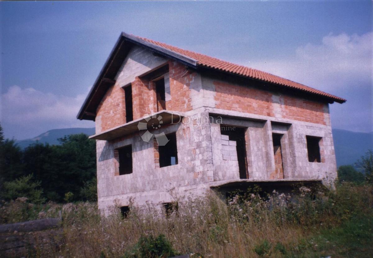 Hiša Donji Lapac, 191m2