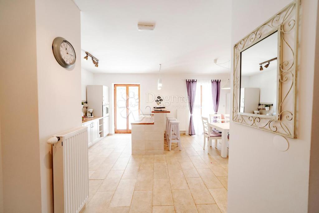 Hiša Višnjan, 200m2