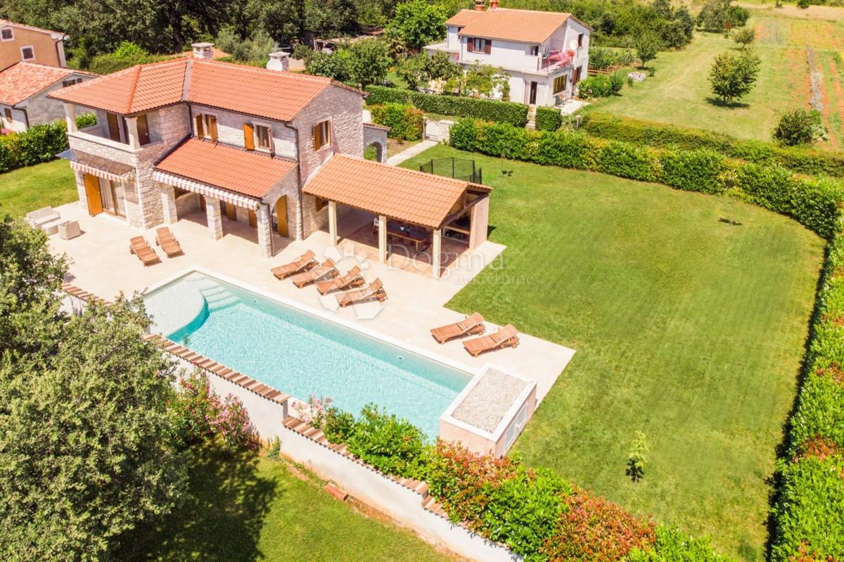 Hiša Višnjan, 200m2