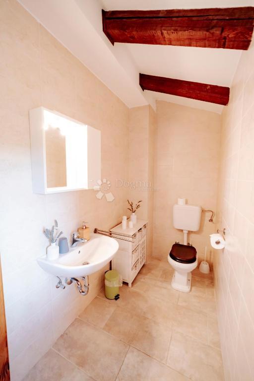 Hiša Višnjan, 200m2