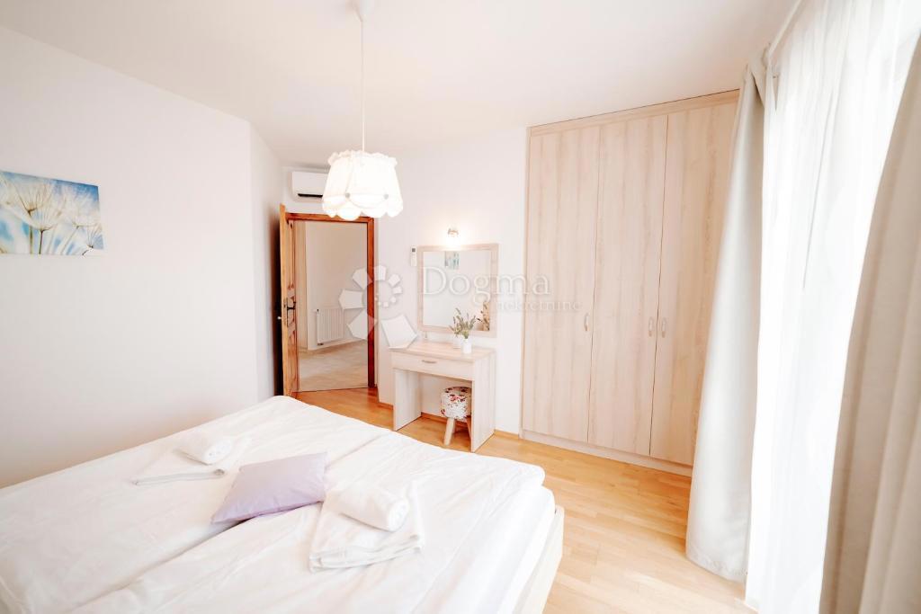 Hiša Višnjan, 200m2