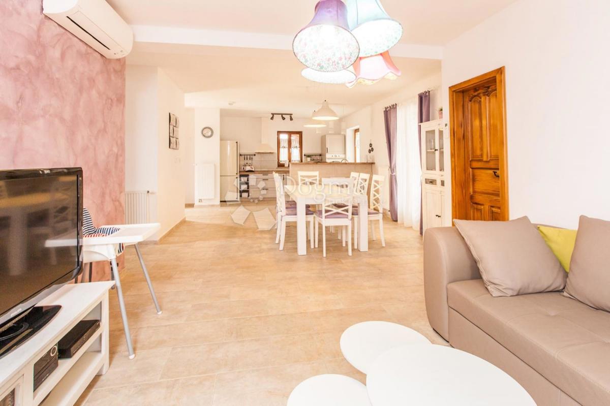 Hiša Višnjan, 200m2