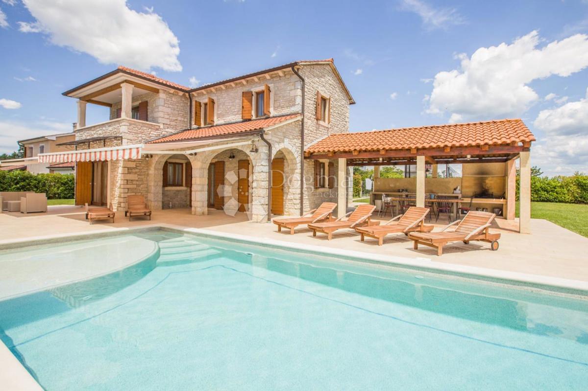 Hiša Višnjan, 200m2