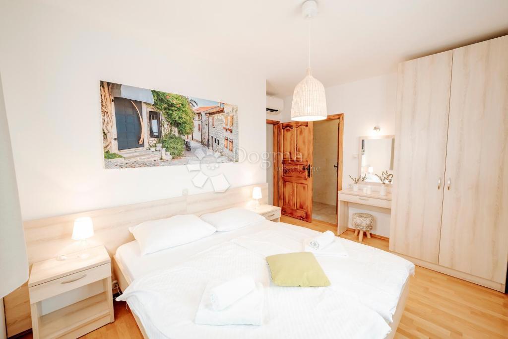 Hiša Višnjan, 200m2