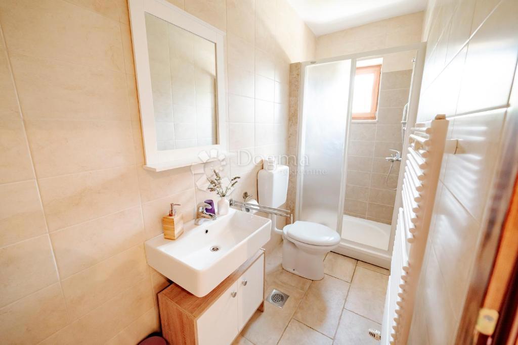 Hiša Višnjan, 200m2