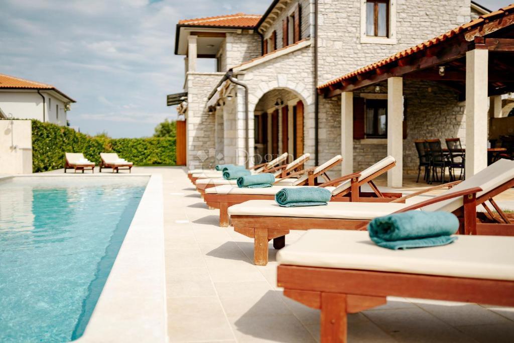 Hiša Višnjan, 200m2