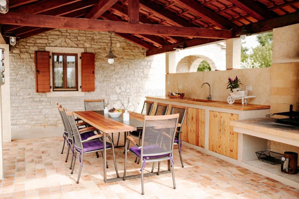 Hiša Višnjan, 200m2