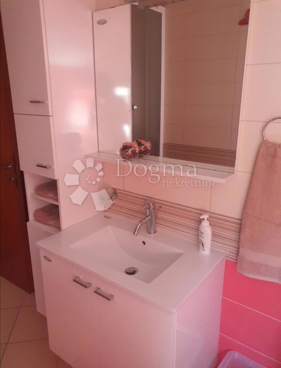 Stanovanje Rogoznica, 61m2