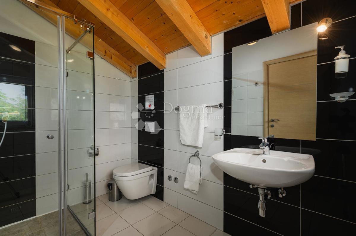 Hiša Rakalj, Marčana, 260m2