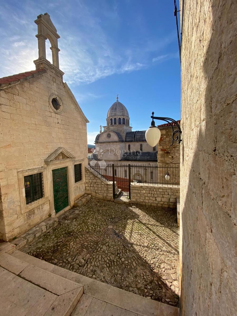 Poslovni prostor Grad, Šibenik, 84m2