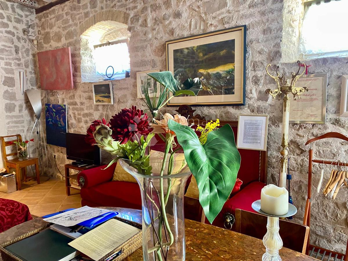 Poslovni prostor Grad, Šibenik, 84m2