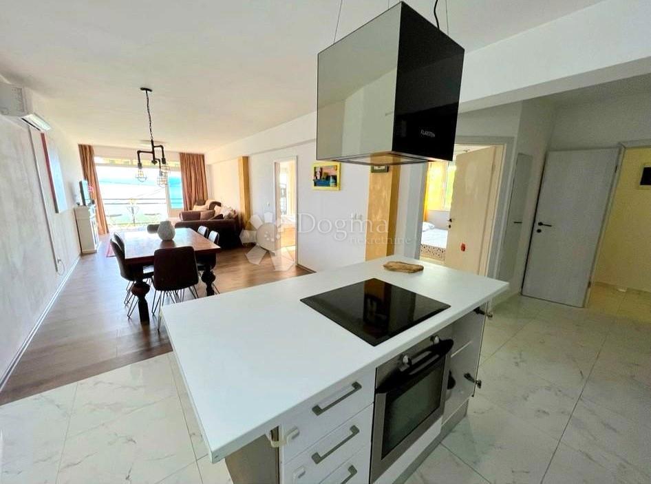 Stanovanje Jesenice, Dugi Rat, 132m2