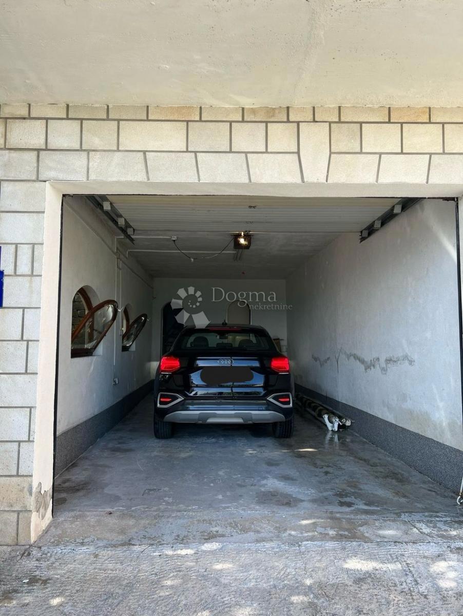 Stanovanje Jesenice, Dugi Rat, 132m2