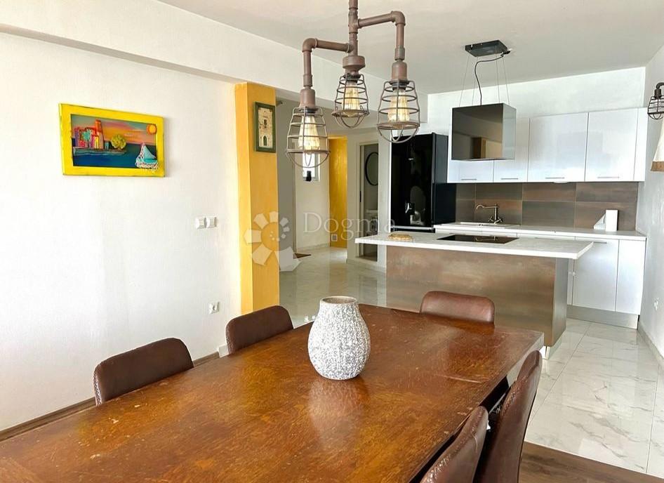 Stanovanje Jesenice, Dugi Rat, 132m2