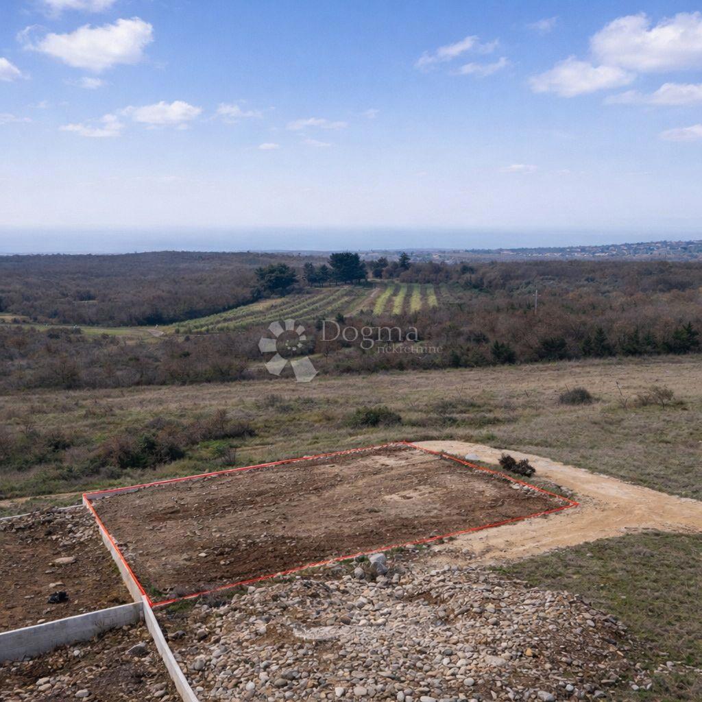 Zazidljivo zemljišče Višnjan, 1.017m2