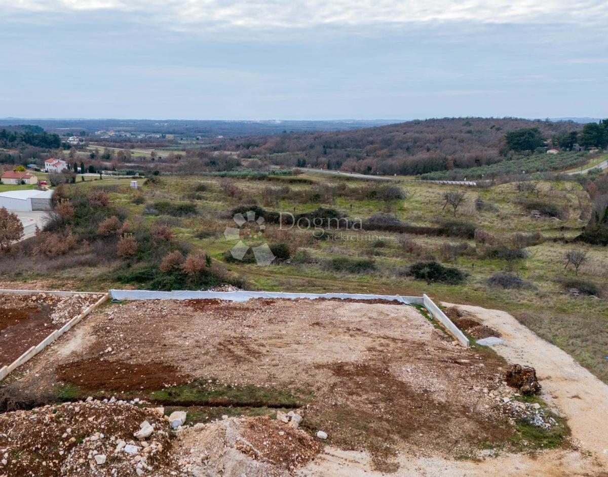 Zazidljivo zemljišče Višnjan, 1.017m2