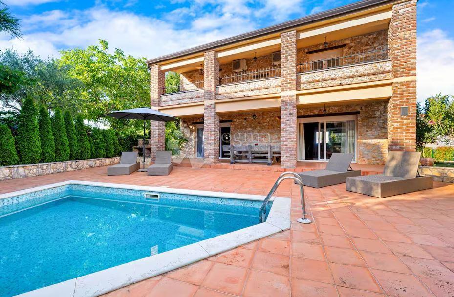 Hiša Funtana, 238m2