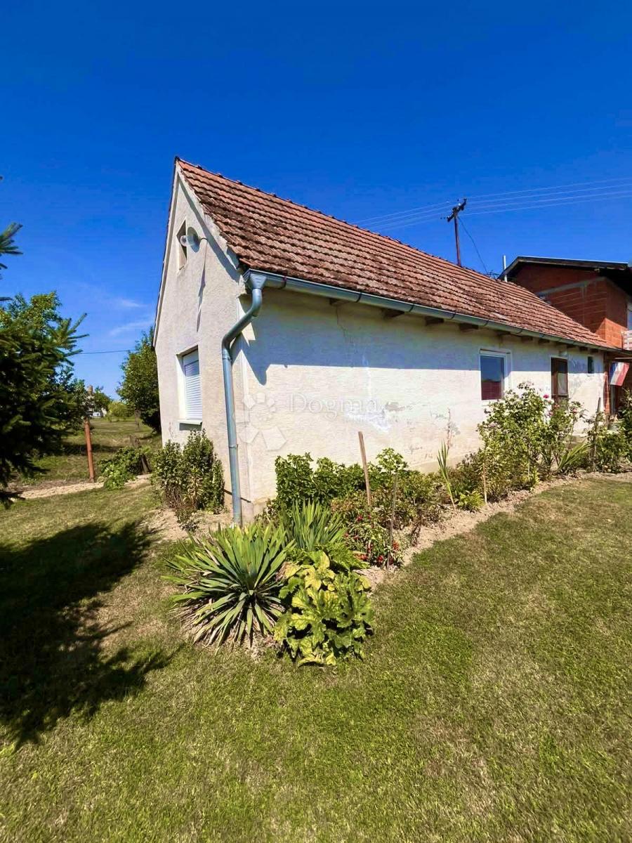 Hiša Šaptinovci, Đurđenovac, DA, 260m2