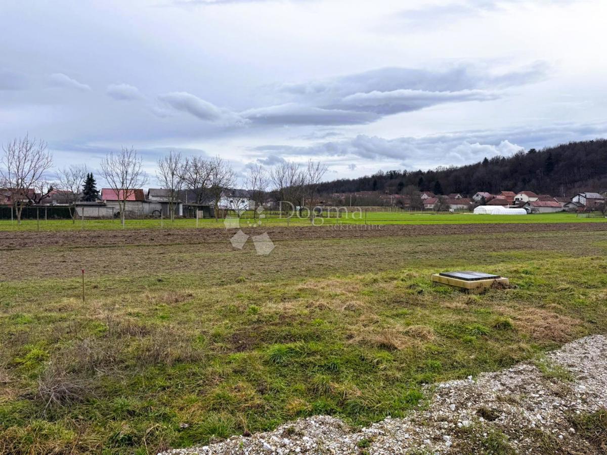 Zazidljivo zemljišče Donje Ladanje, Maruševec, 730m2