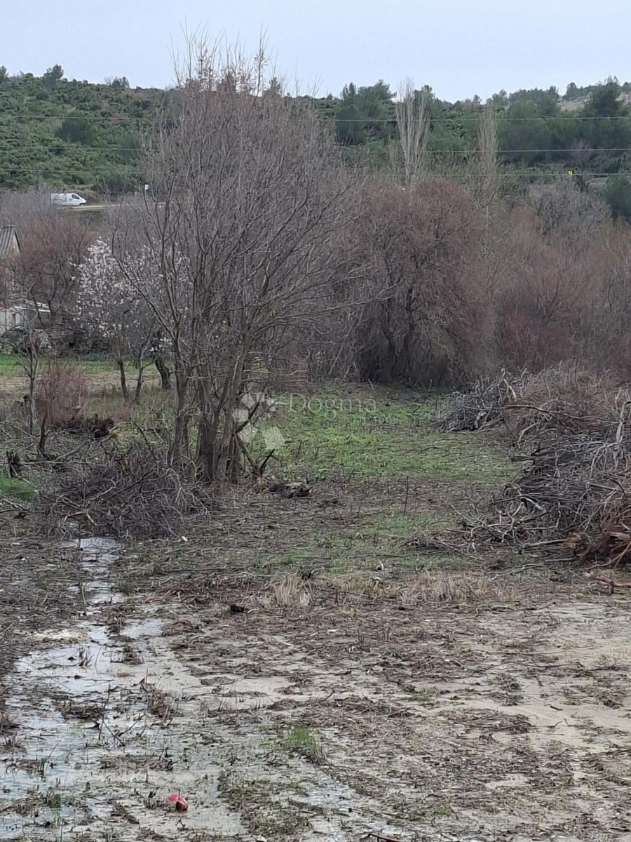 Zazidljivo zemljišče Ljubač, Ražanac, 570m2