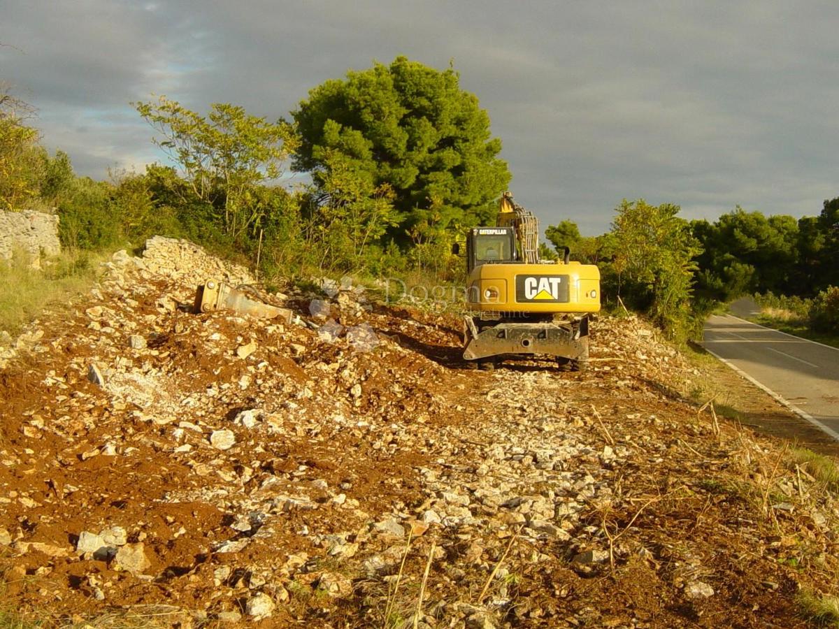 Zazidljivo zemljišče Maslinica, Šolta, 603m2