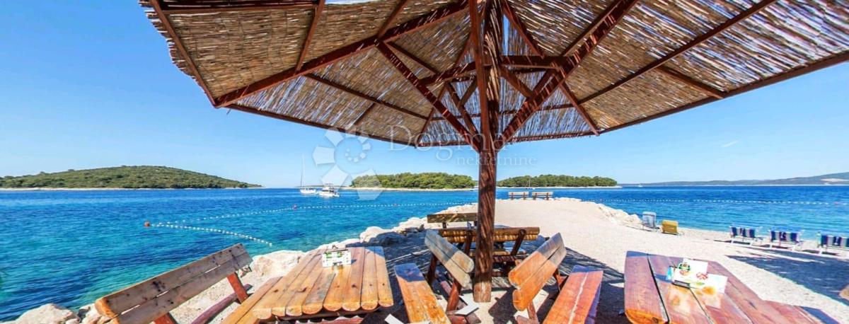 Zazidljivo zemljišče Maslinica, Šolta, 603m2