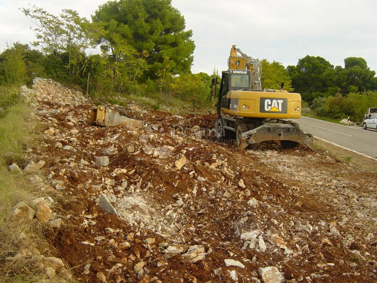 Zazidljivo zemljišče Maslinica, Šolta, 603m2