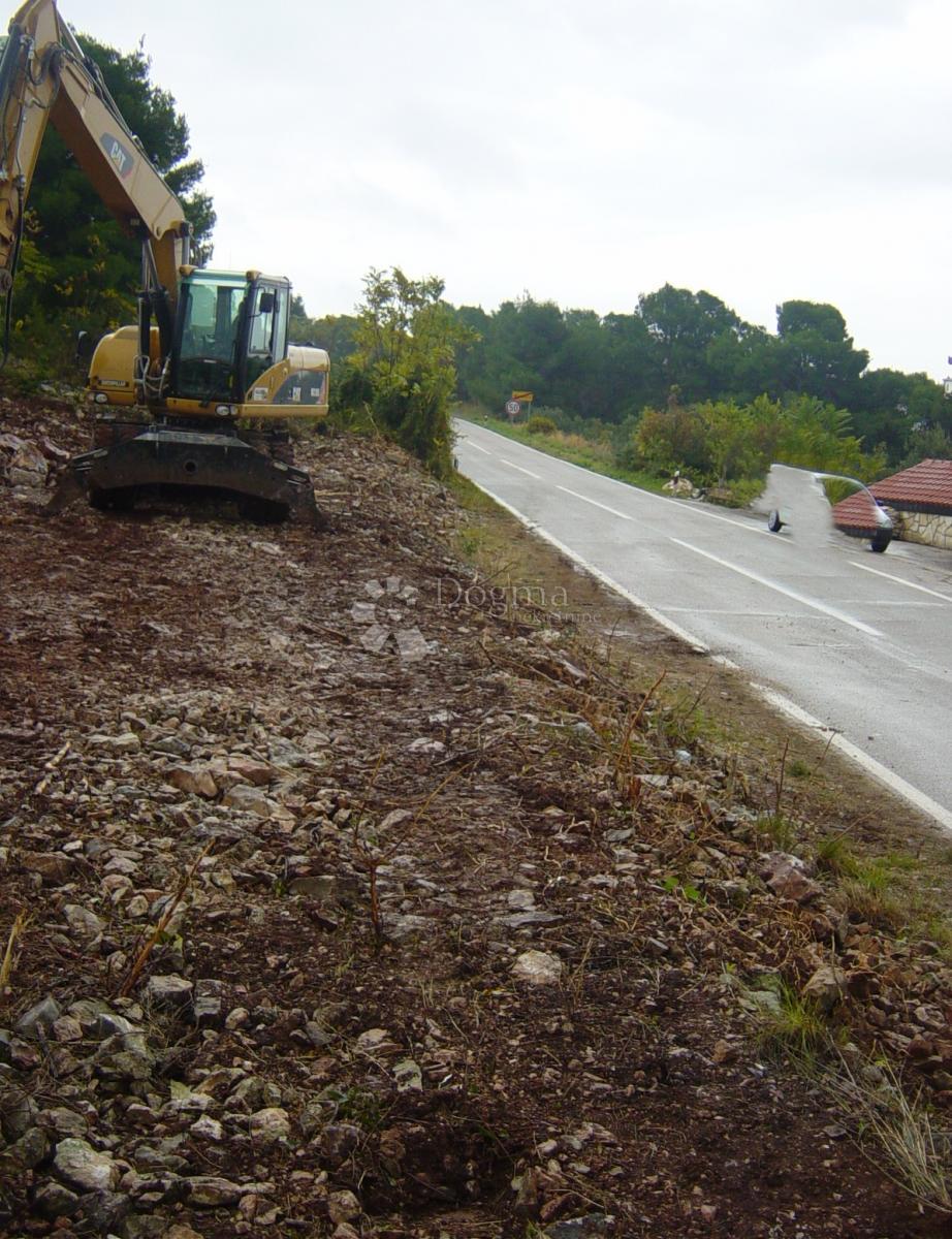Zazidljivo zemljišče Maslinica, Šolta, 603m2