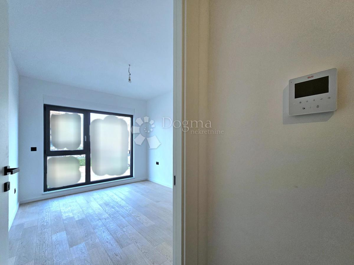 Apartma, 1s+DB/ ostava/1 parking/ 700m od mora