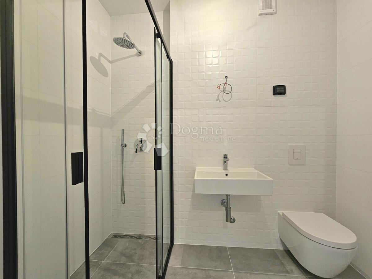 Apartma, 1s+DB/ ostava/1 parking/ 700m od mora