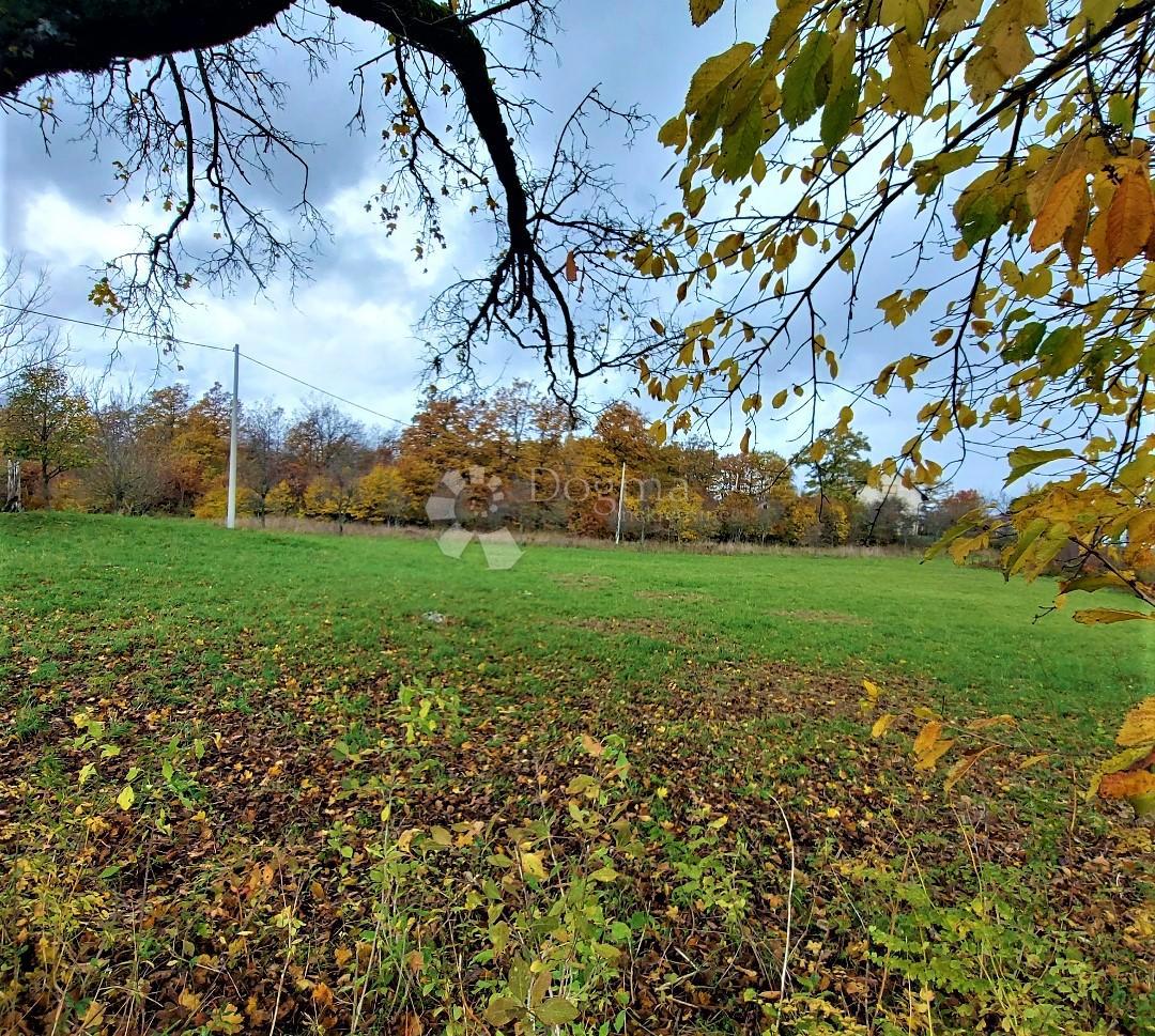 Zazidljivo zemljišče Gornji Lapac, Donji Lapac, 1.528m2