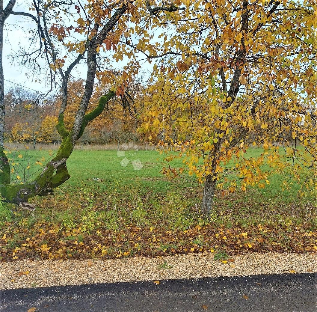 Zazidljivo zemljišče Gornji Lapac, Donji Lapac, 1.528m2