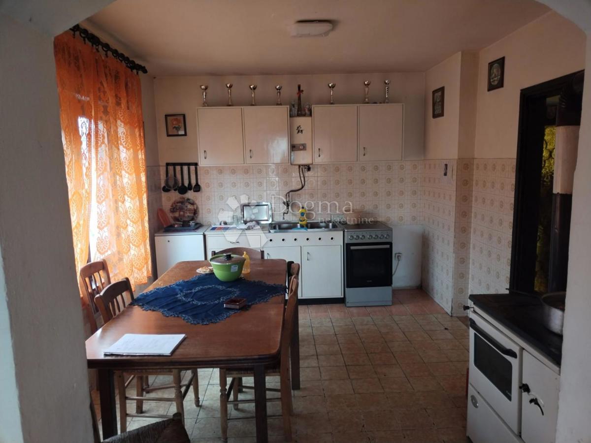 Hiša Donje Mekušje, Karlovac - Okolica, 410m2