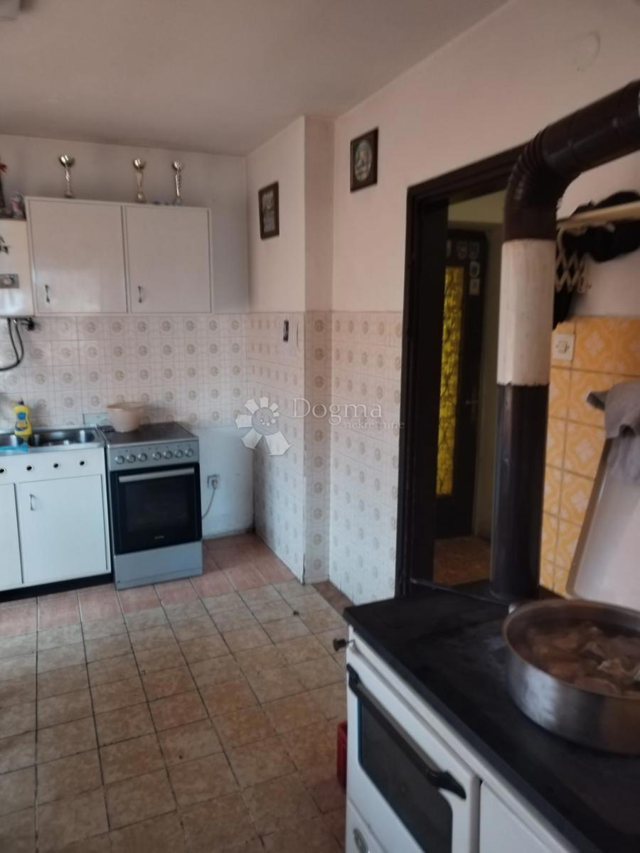 Hiša Donje Mekušje, Karlovac - Okolica, 410m2