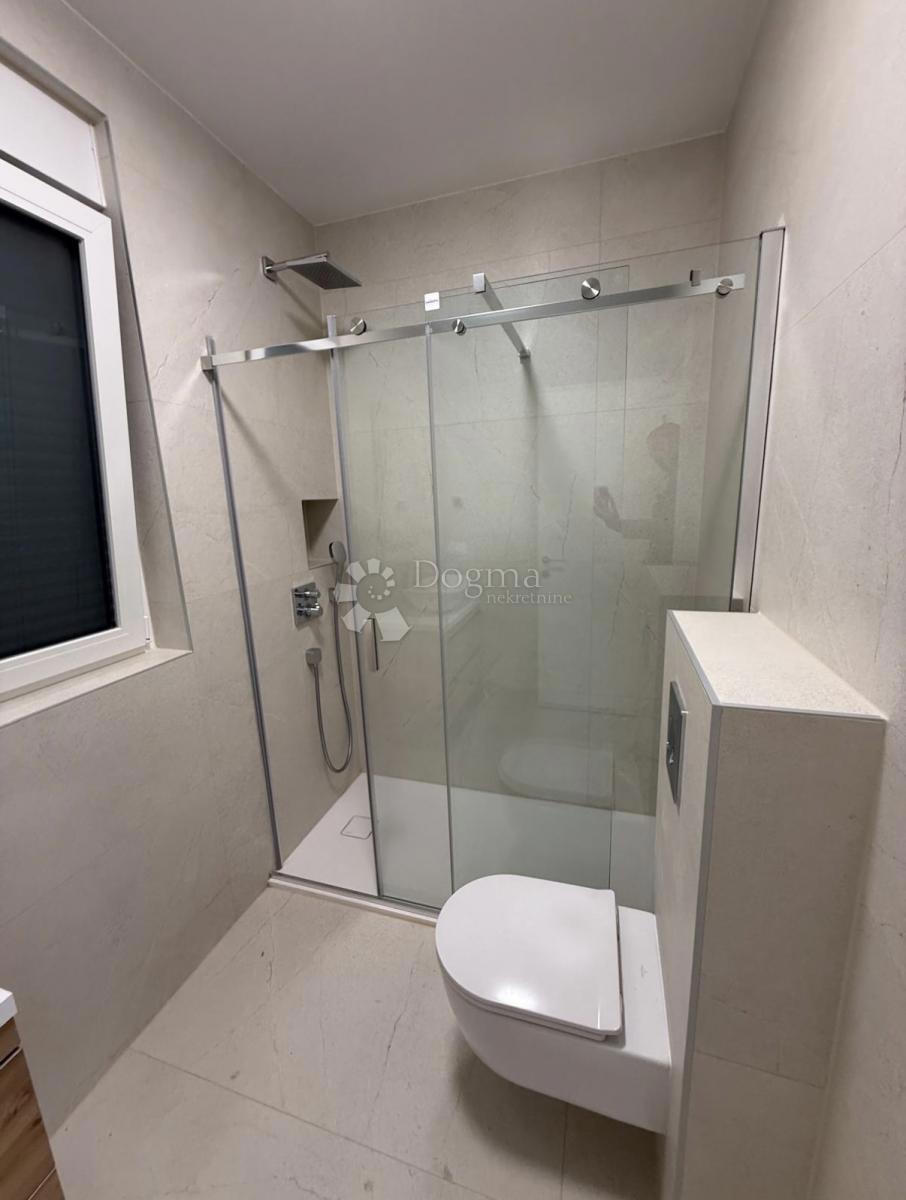 Apartma Novalja, 72m2