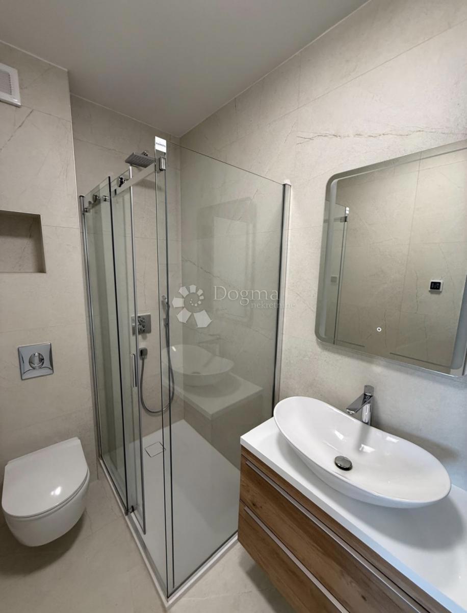 Apartma Novalja, 72m2