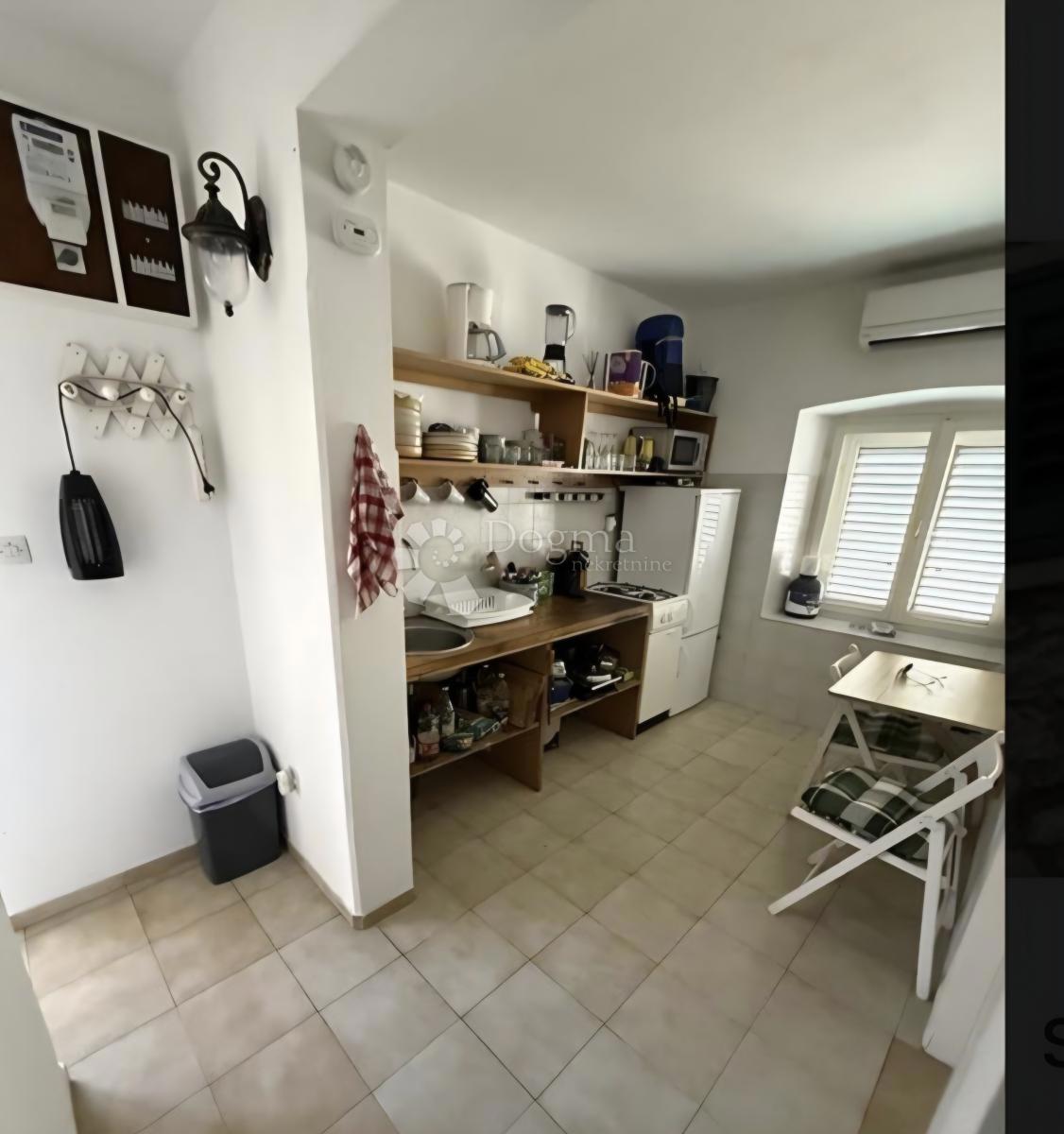 Hiša Vela Luka, 120m2