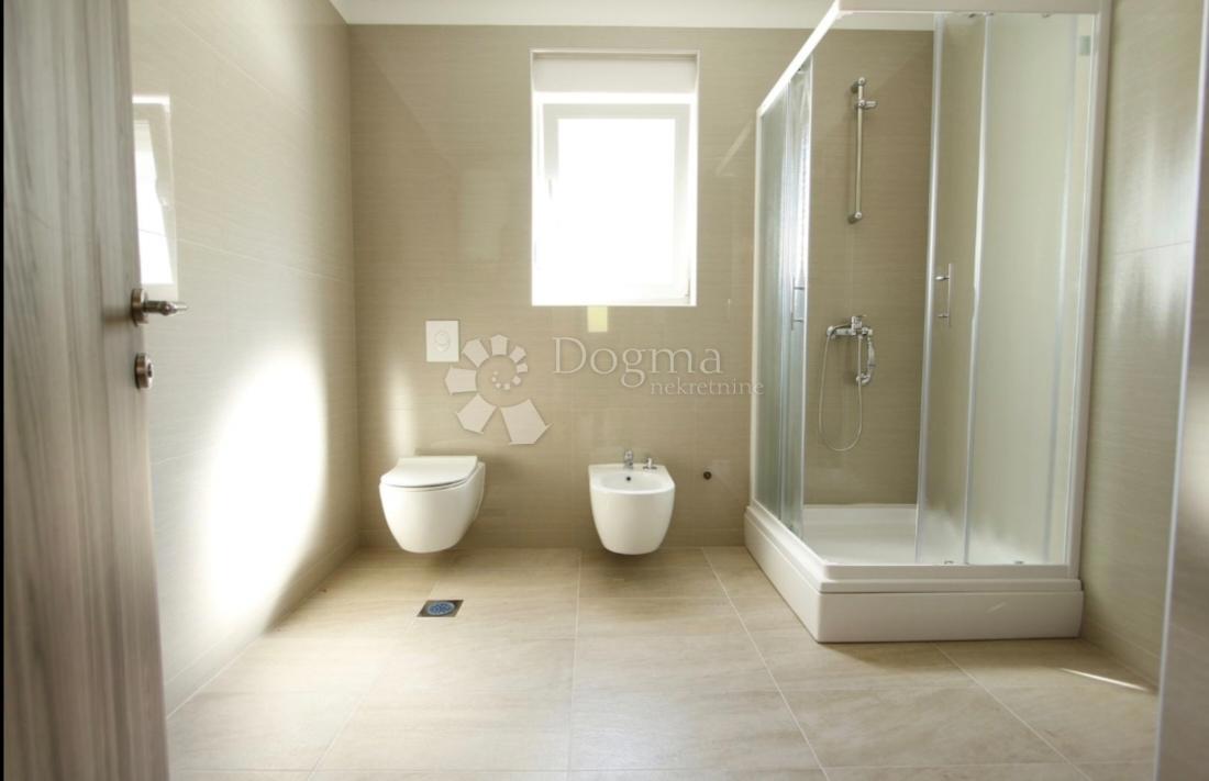 Hiša Vodice, 244,13m2