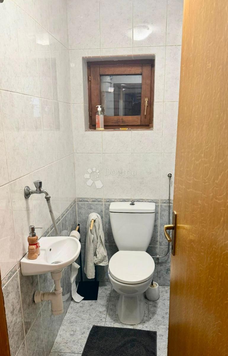 Hiša Donja Dubrava, 243m2