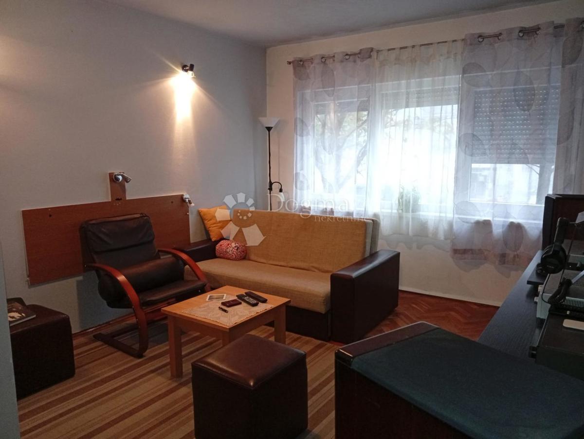 Stanovanje Centar, Sisak, 56m2