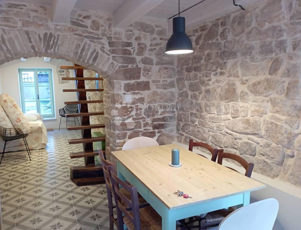 Hiša Svetvinčenat, 68m2