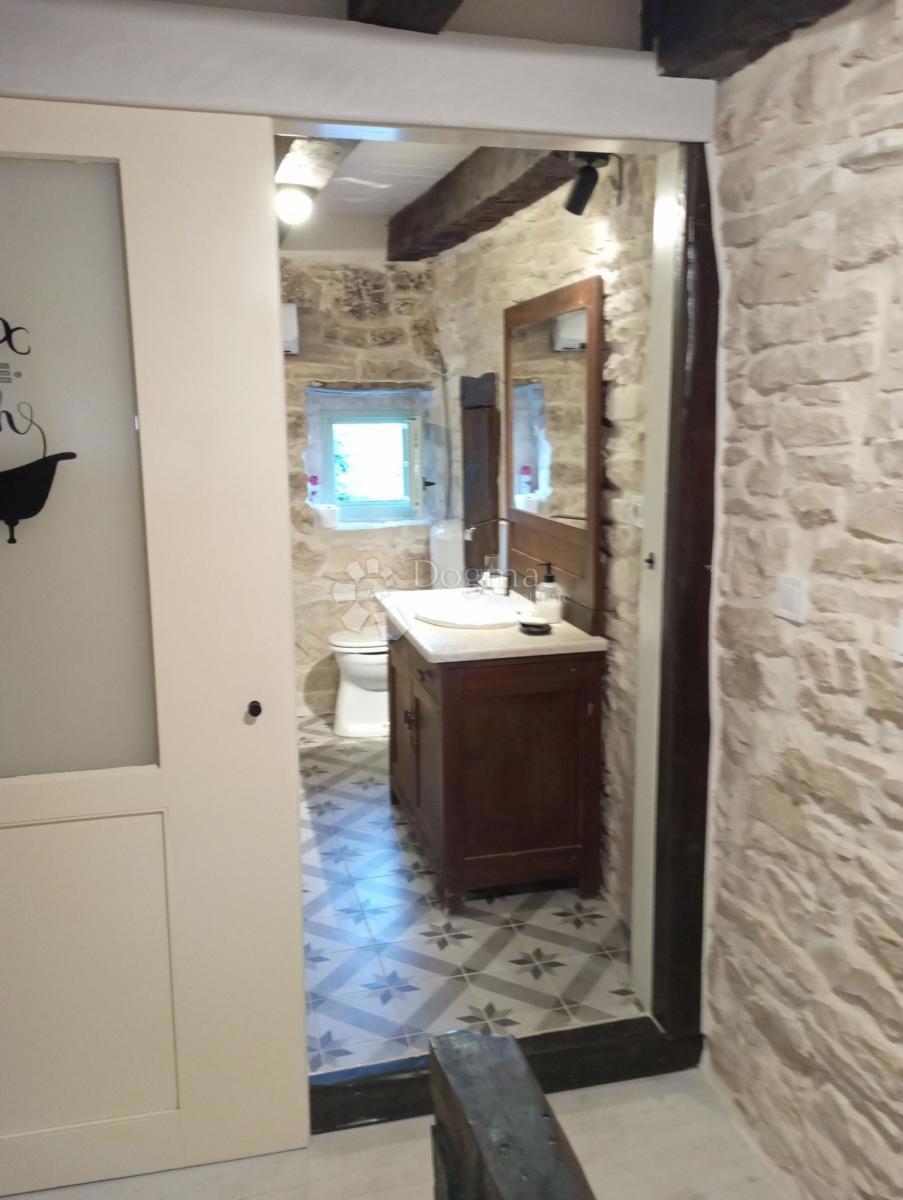 Hiša Svetvinčenat, 68m2