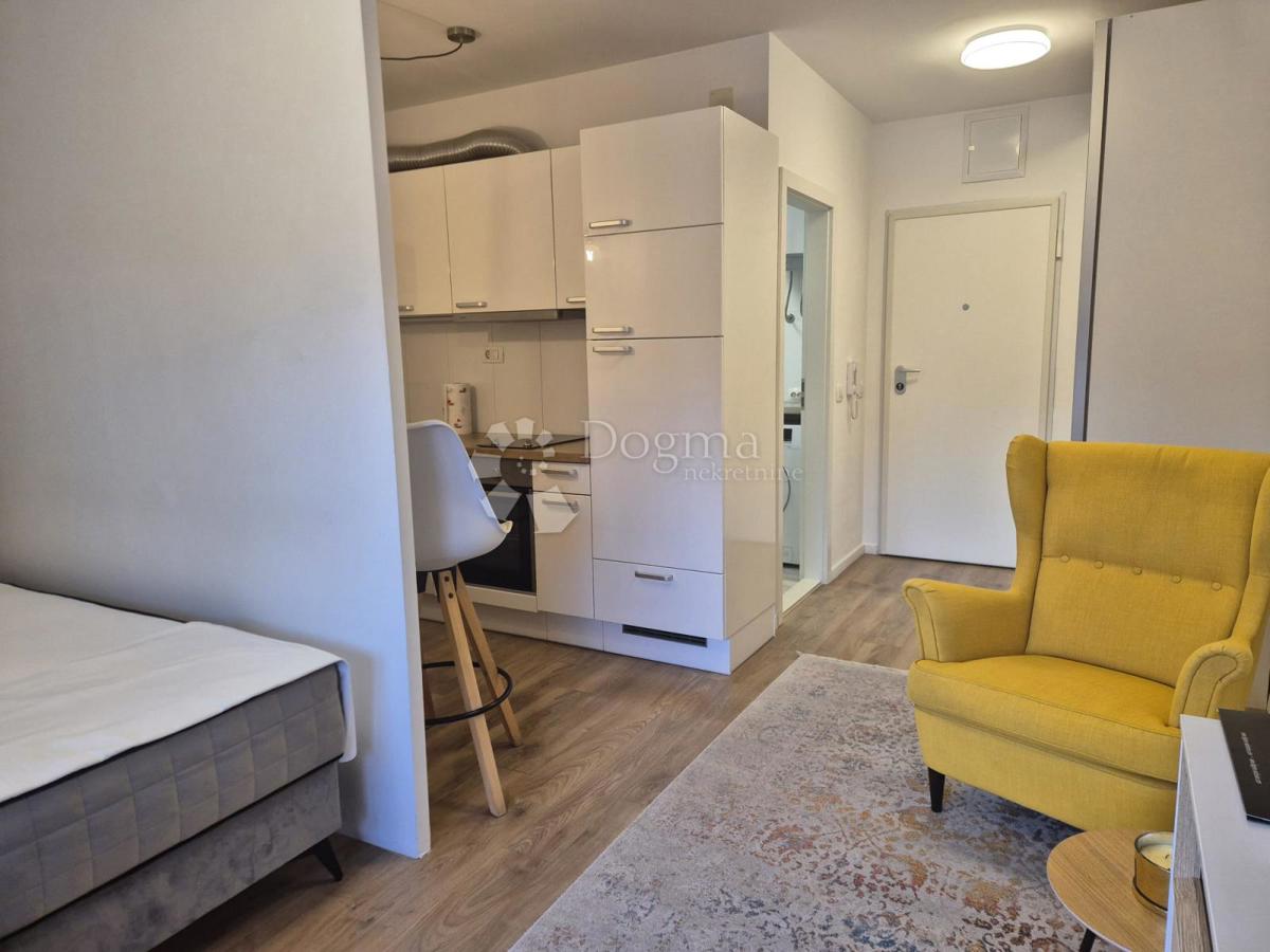 Stanovanje Kamen, Split - Okolica, 28m2