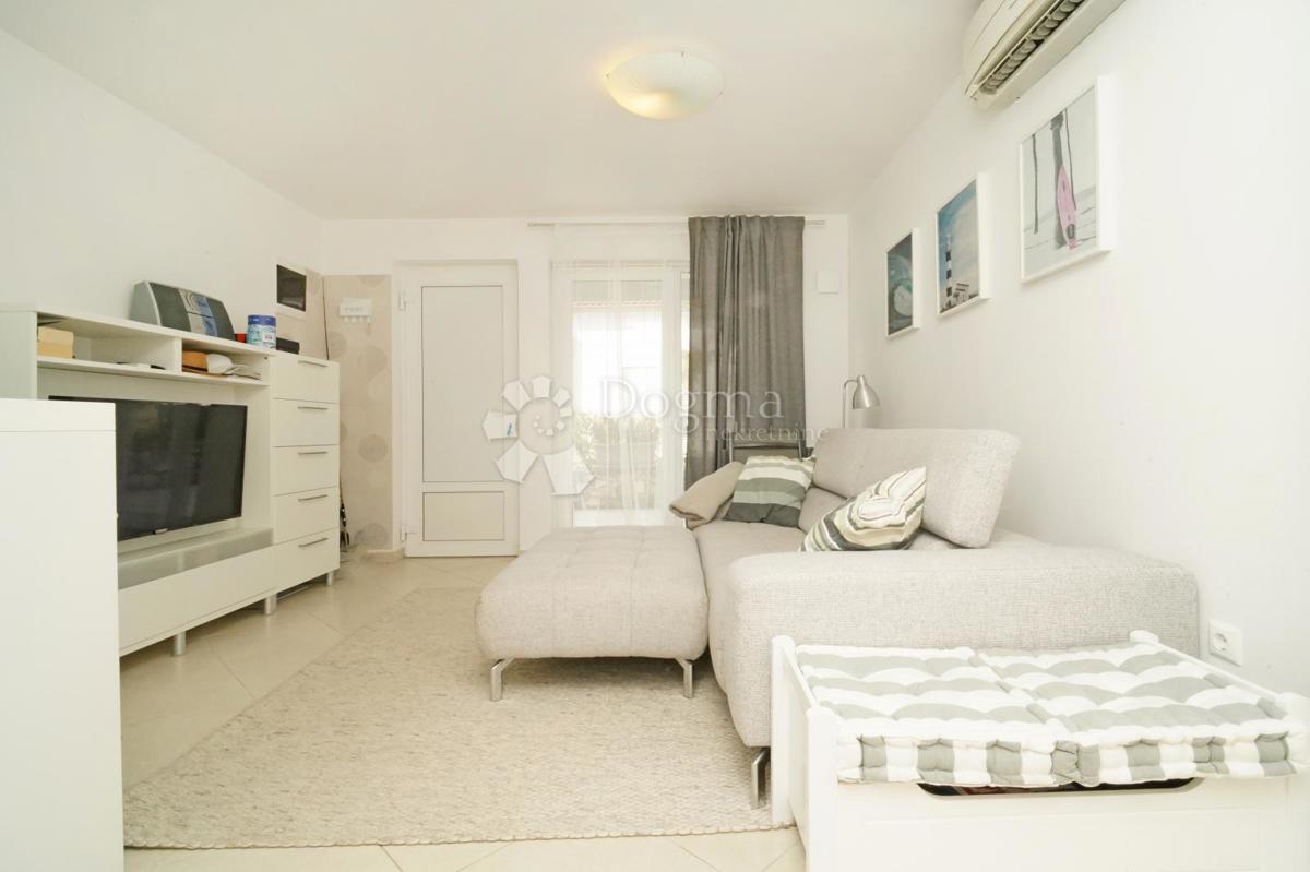 Stanovanje Novigrad, 60m2