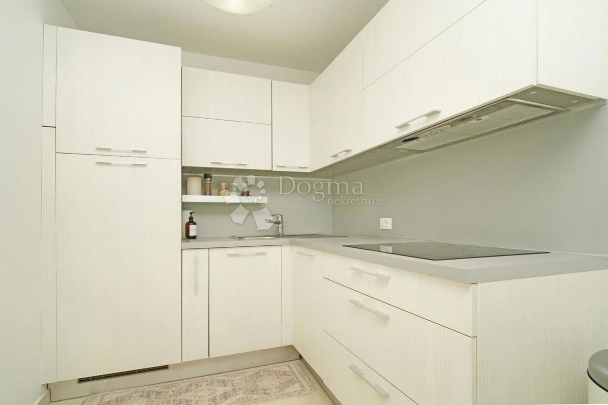 Stanovanje Novigrad, 60m2